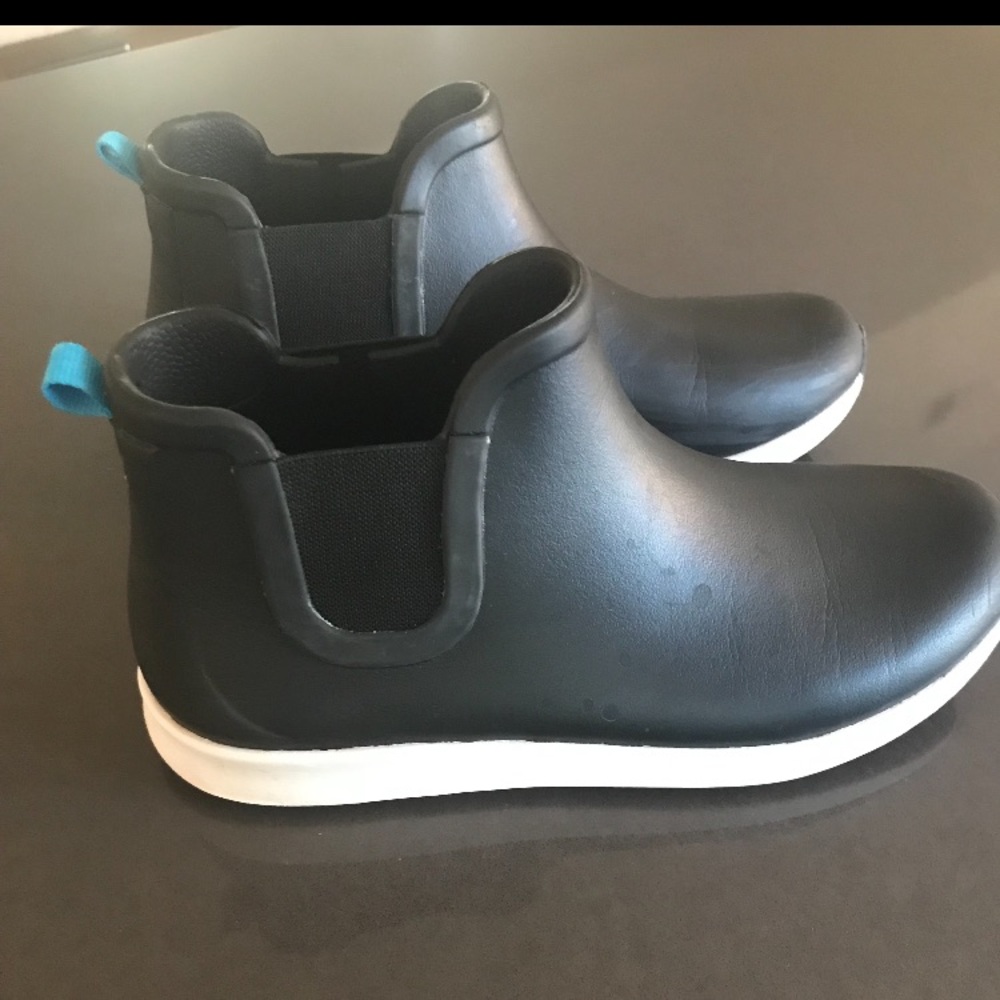 Native “Apollo Rain” boots - Picture 3 of 4